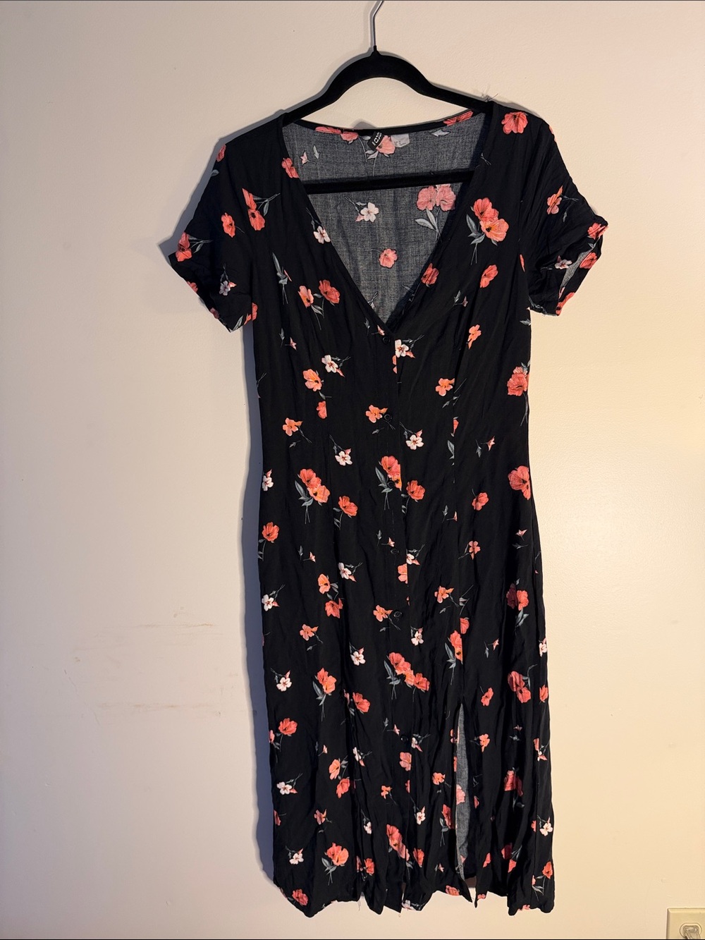H&M Divided Black V‑Neck Dress with Coral Floral Print